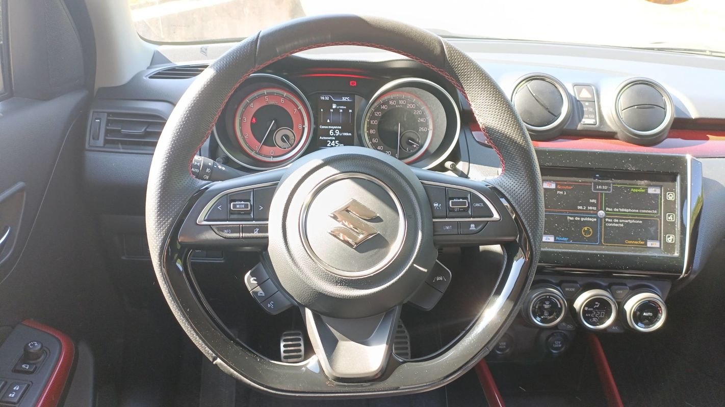 Suzuki Swift - Photo 24