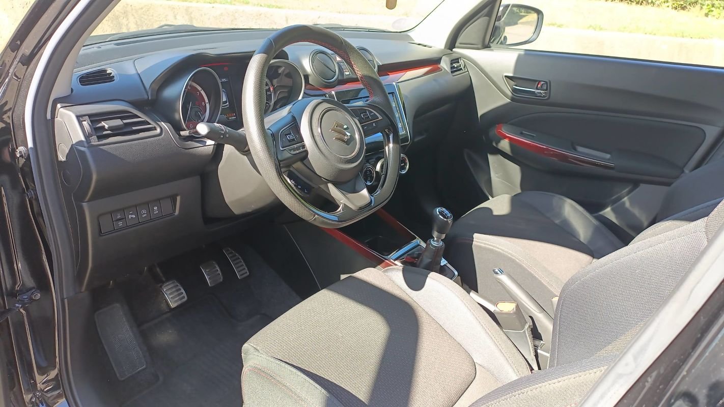 Suzuki Swift - Photo 8