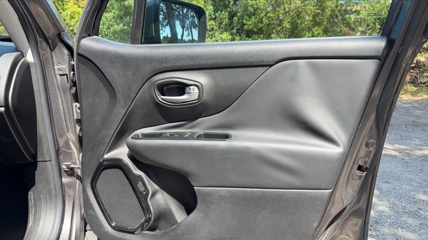 Jeep Renegade - Photo 22