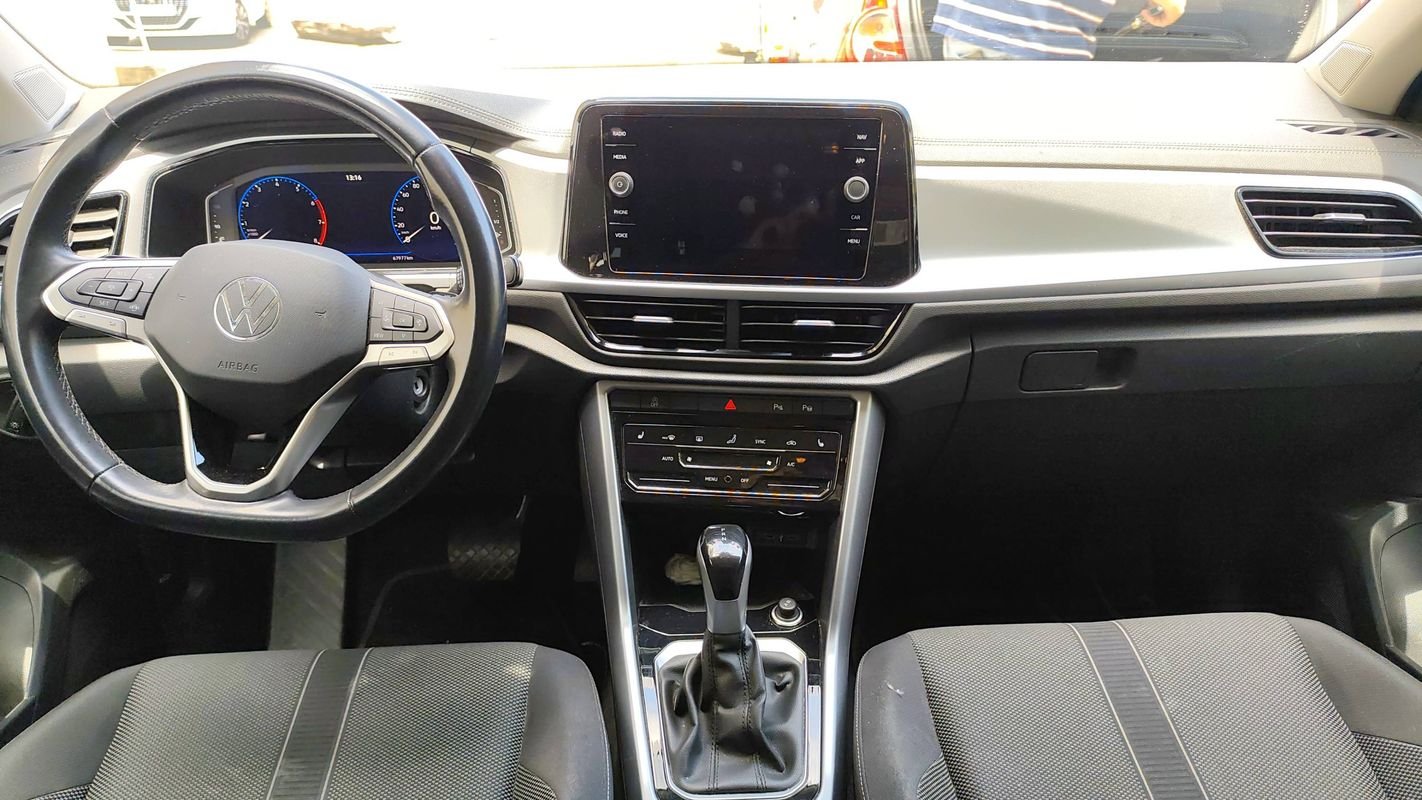 Volkswagen T-Roc - Photo 11