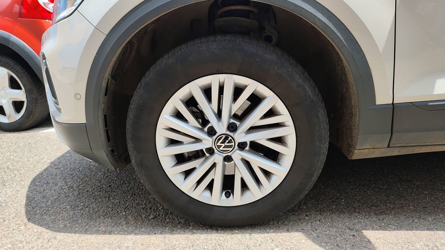 Volkswagen T-Roc - Photo 18