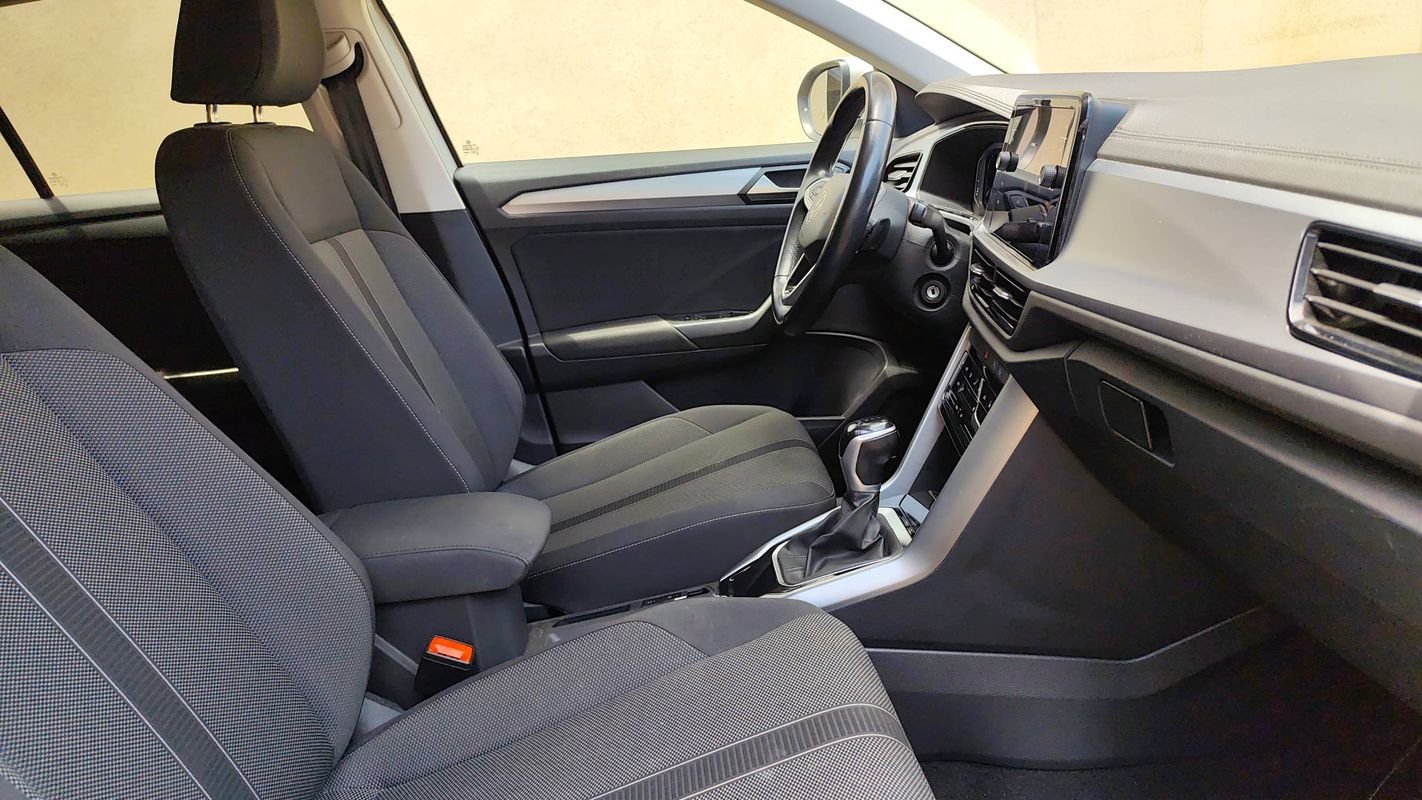 Volkswagen T-Roc - Photo 25