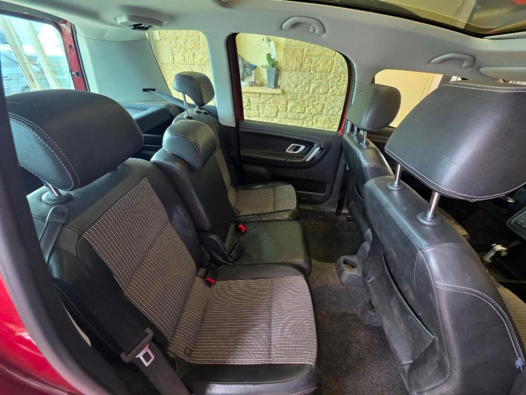 Skoda Roomster - Photo 12