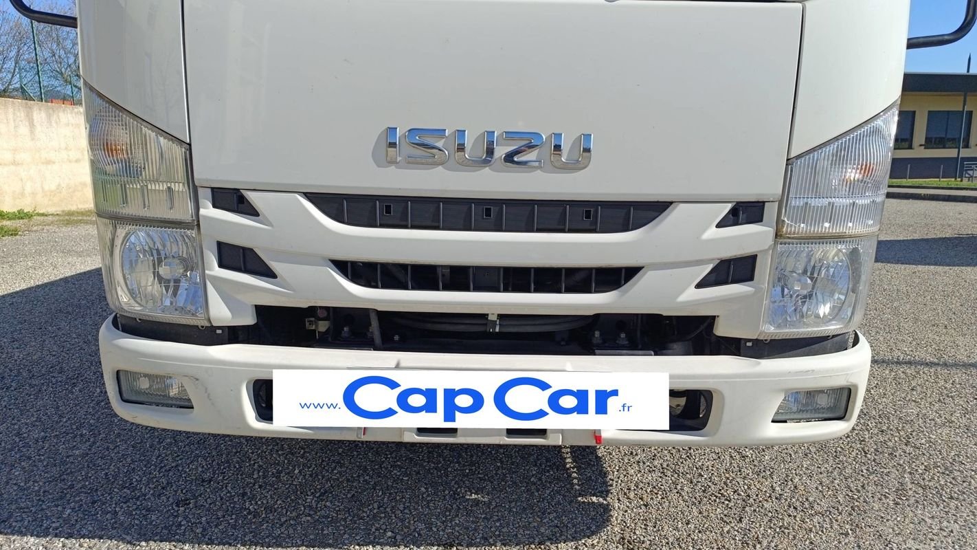 Isuzu M21 - Photo 20