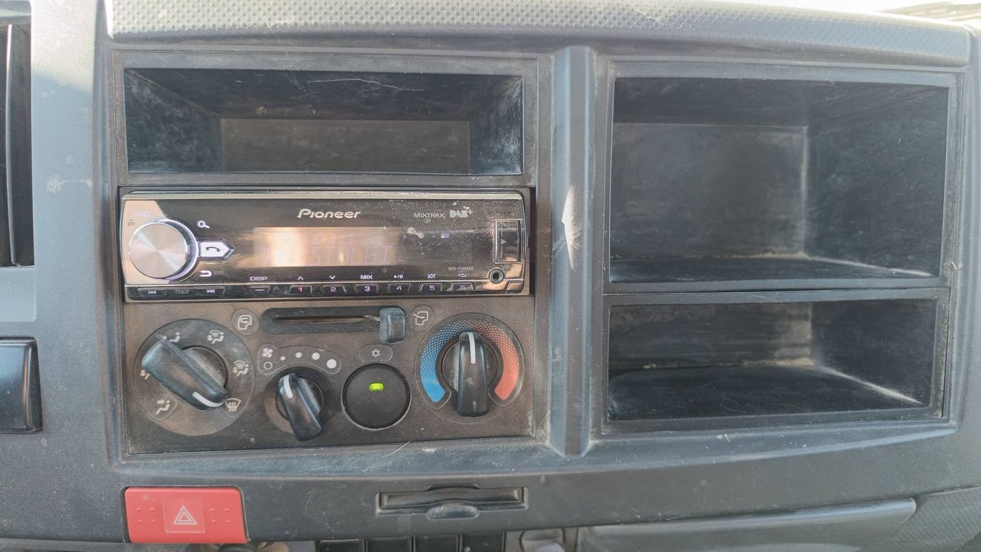 Isuzu M21 - Photo 22