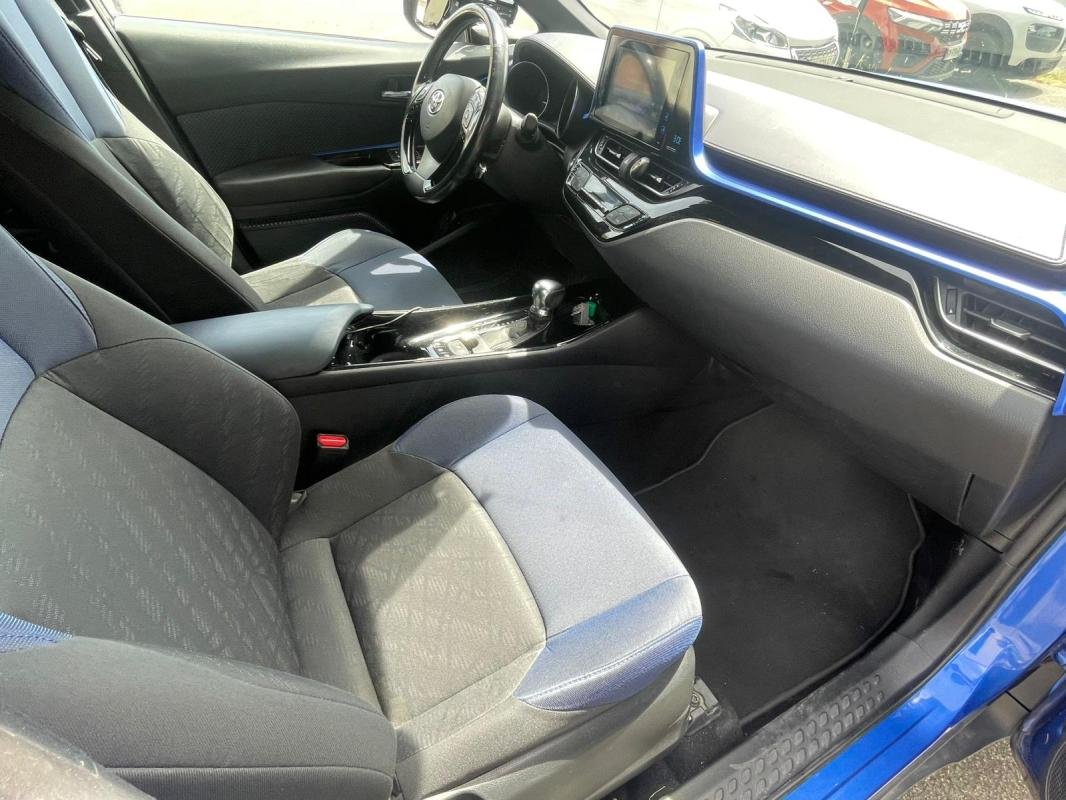 Toyota C-HR - Photo 12