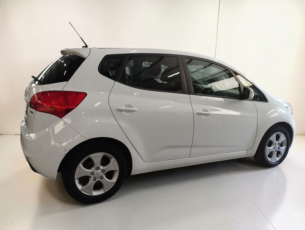 Kia Venga - Photo 7