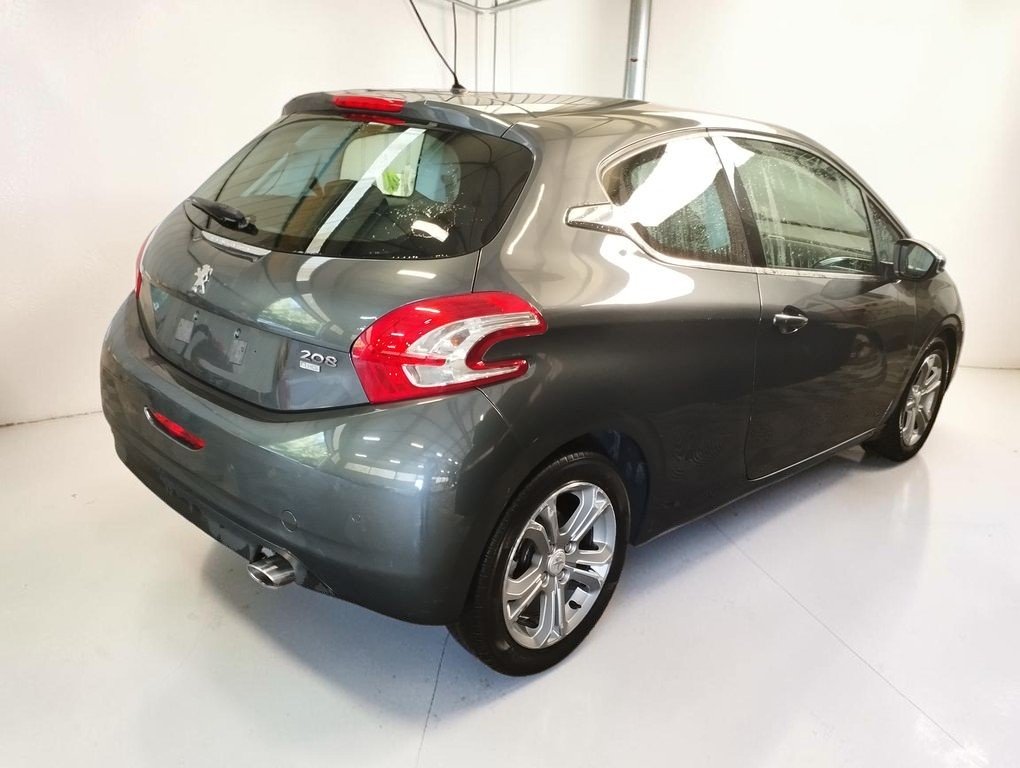 Peugeot 208 - Photo 2