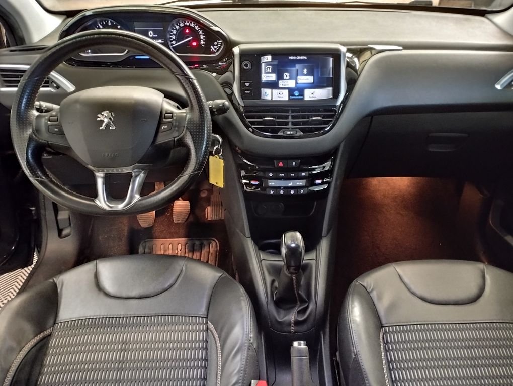Peugeot 208 - Photo 3