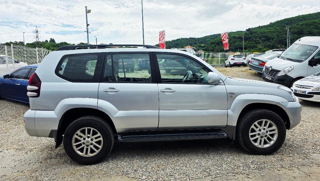 Toyota Land Cruiser - Photo 18