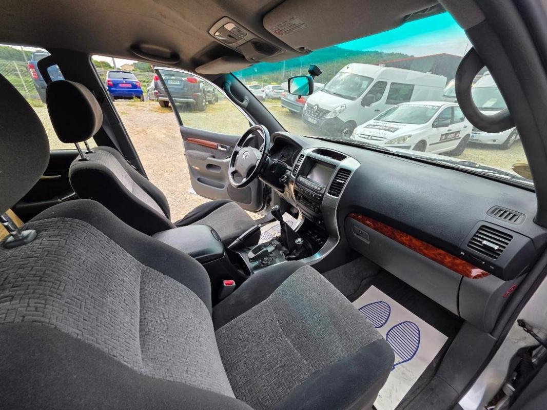 Toyota Land Cruiser - Photo 20