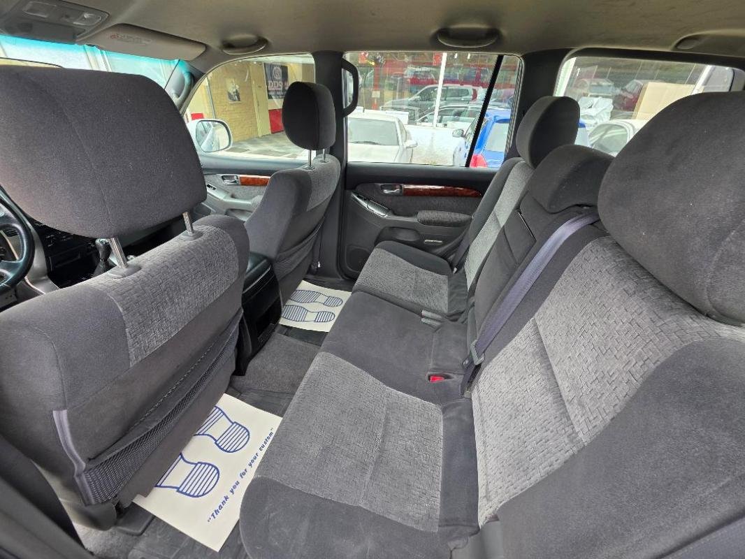 Toyota Land Cruiser - Photo 22