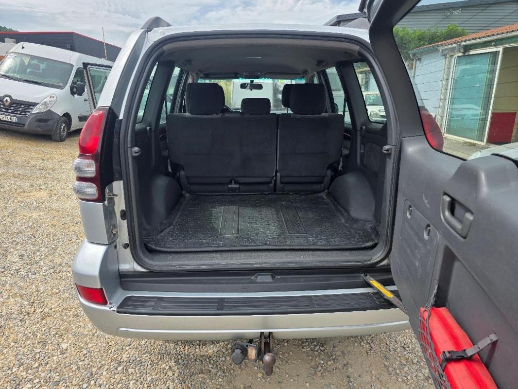 Toyota Land Cruiser - Photo 24