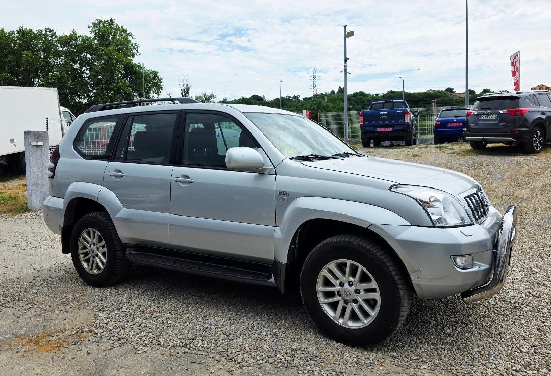 Toyota Land Cruiser - Photo 4