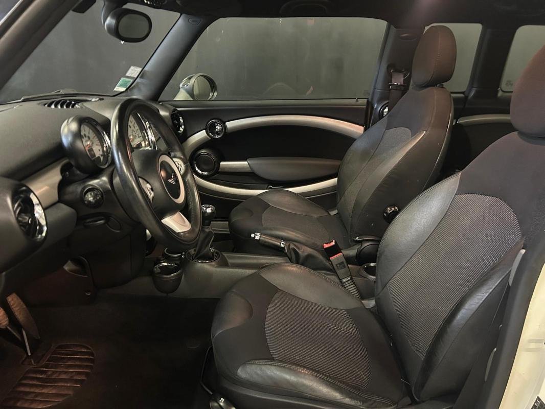 Mini Cooper - Photo 8