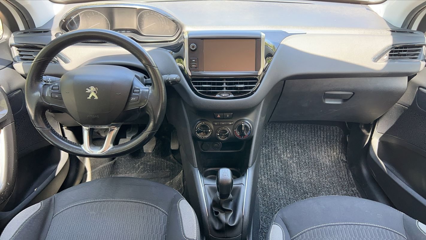 Peugeot 208 - Photo 11