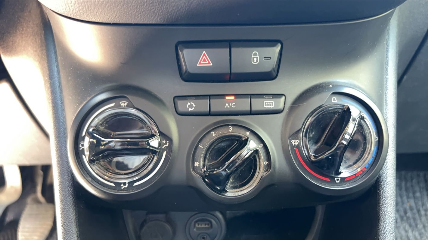 Peugeot 208 - Photo 13