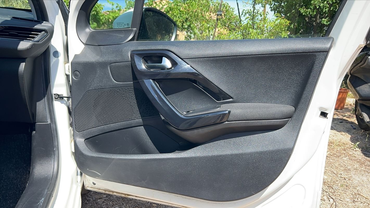 Peugeot 208 - Photo 23