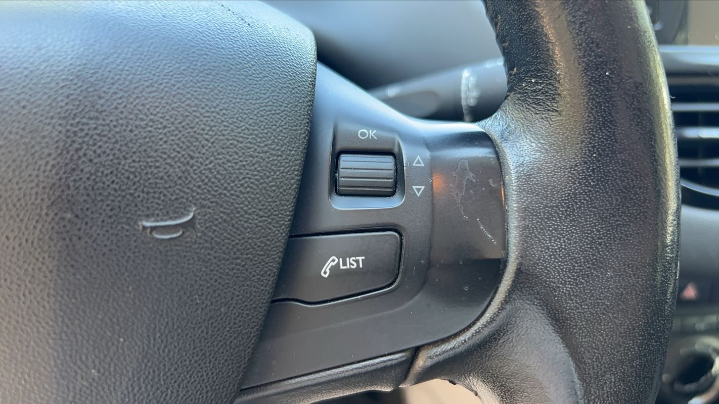 Peugeot 208 - Photo 29