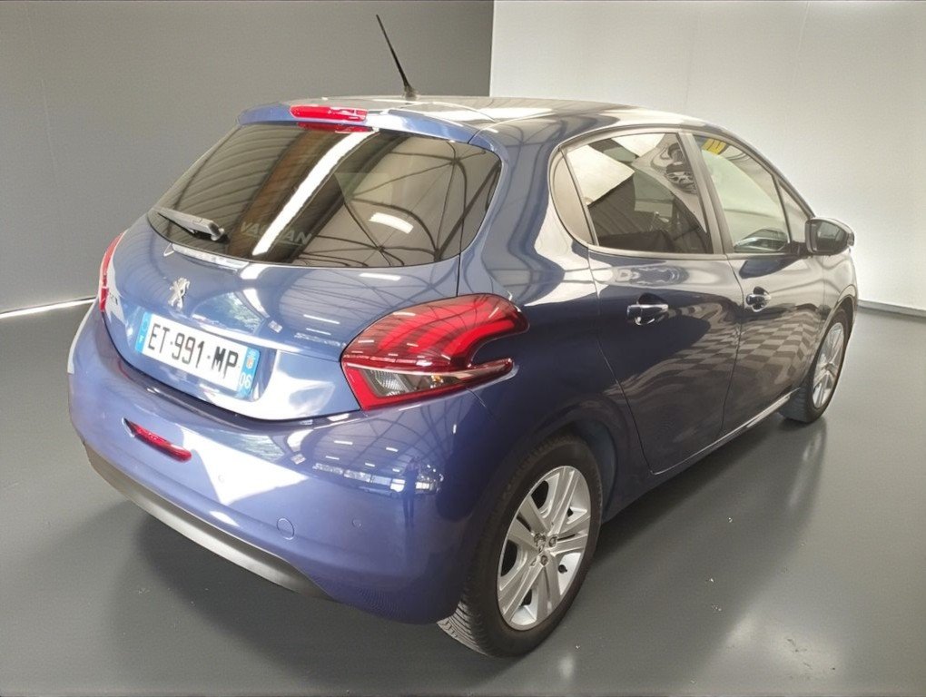 Peugeot 208 - Photo 2