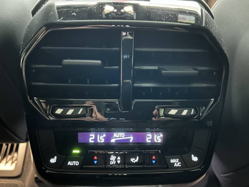 BMW ix - Photo 12