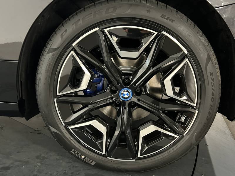 BMW ix - Photo 35
