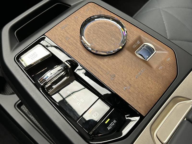 BMW ix - Photo 38