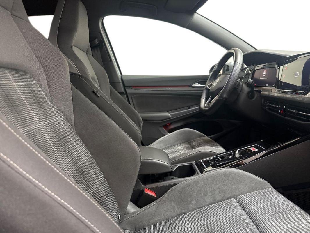 Volkswagen Golf - Photo 13