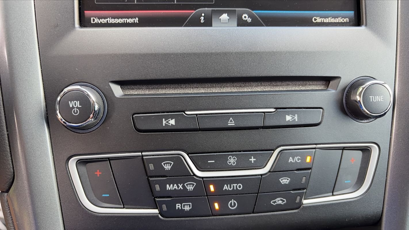 Ford Mondeo - Photo 13