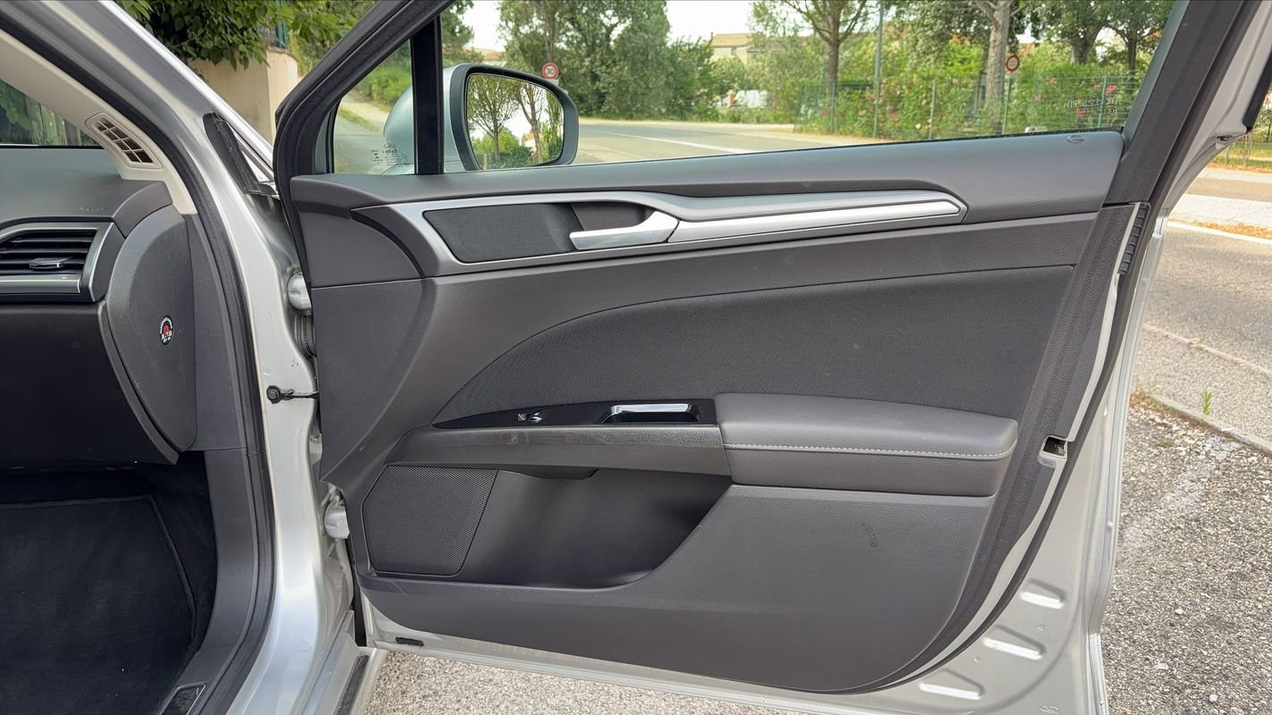 Ford Mondeo - Photo 23