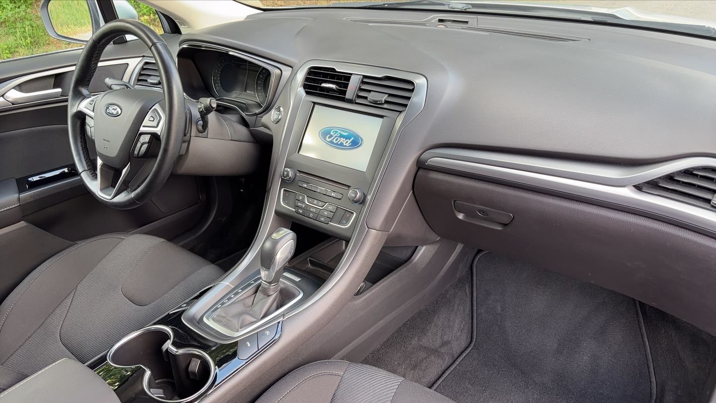 Ford Mondeo - Photo 10