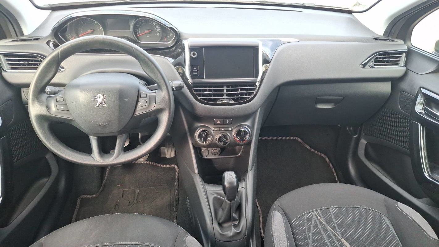 Peugeot 208 - Photo 11