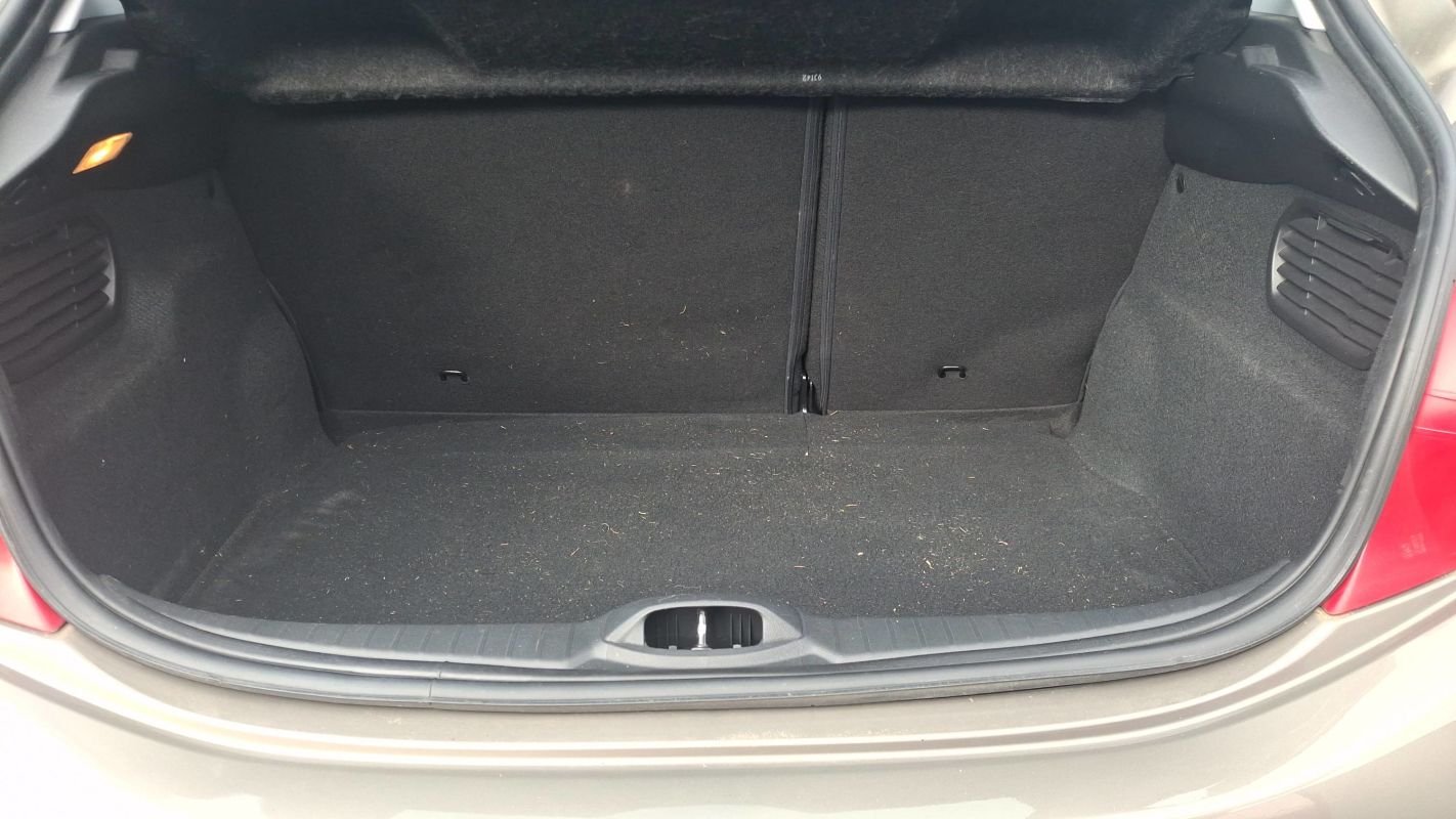 Peugeot 208 - Photo 14