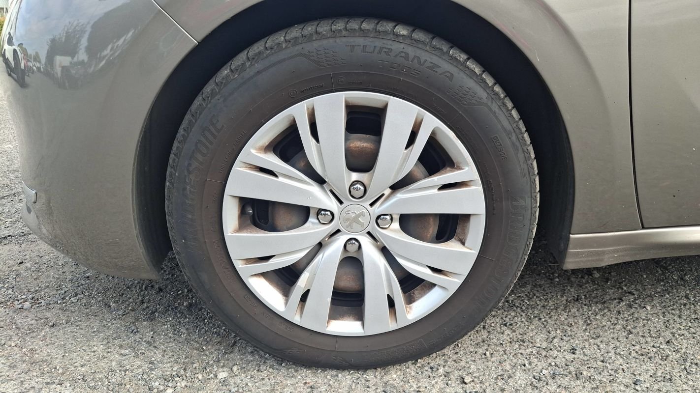 Peugeot 208 - Photo 18