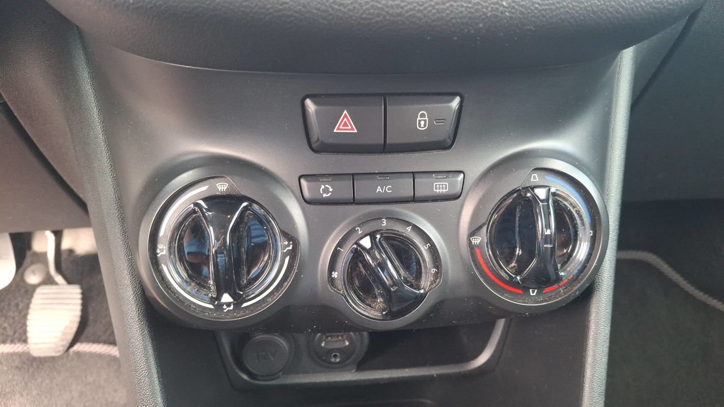 Peugeot 208 - Photo 24