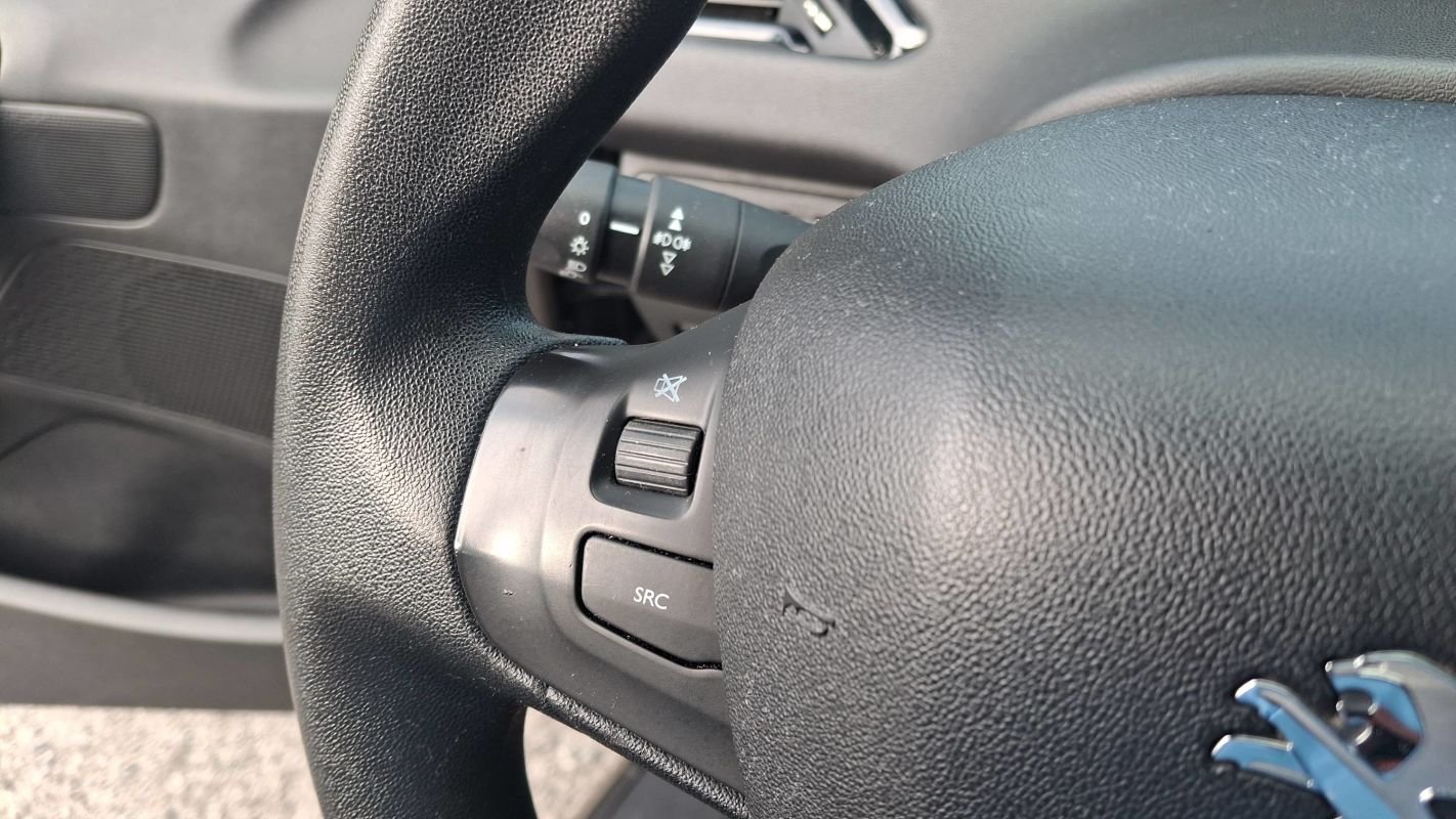 Peugeot 208 - Photo 27