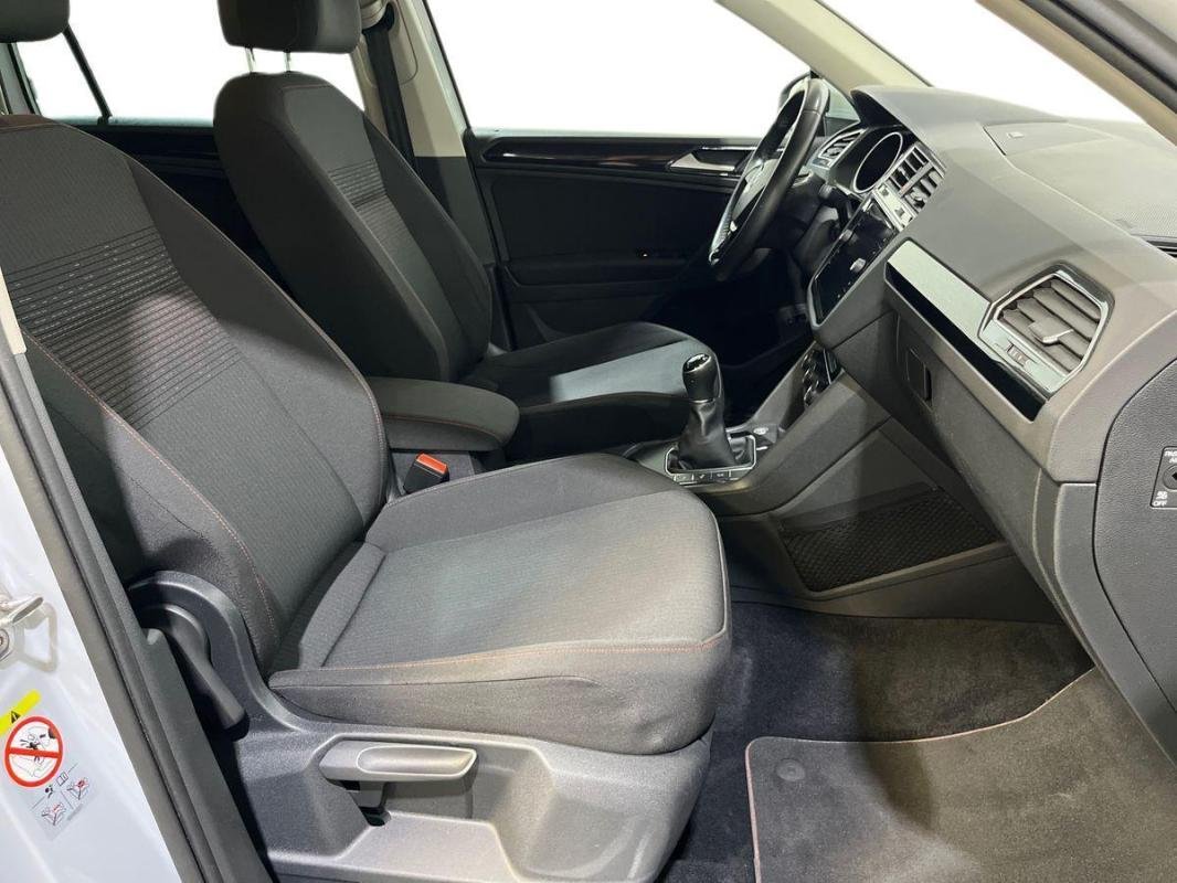 Volkswagen Tiguan - Photo 13