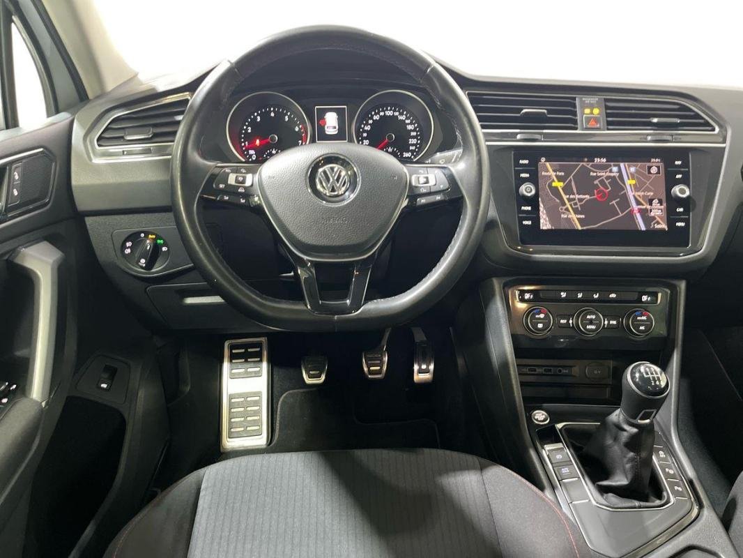 Volkswagen Tiguan - Photo 24