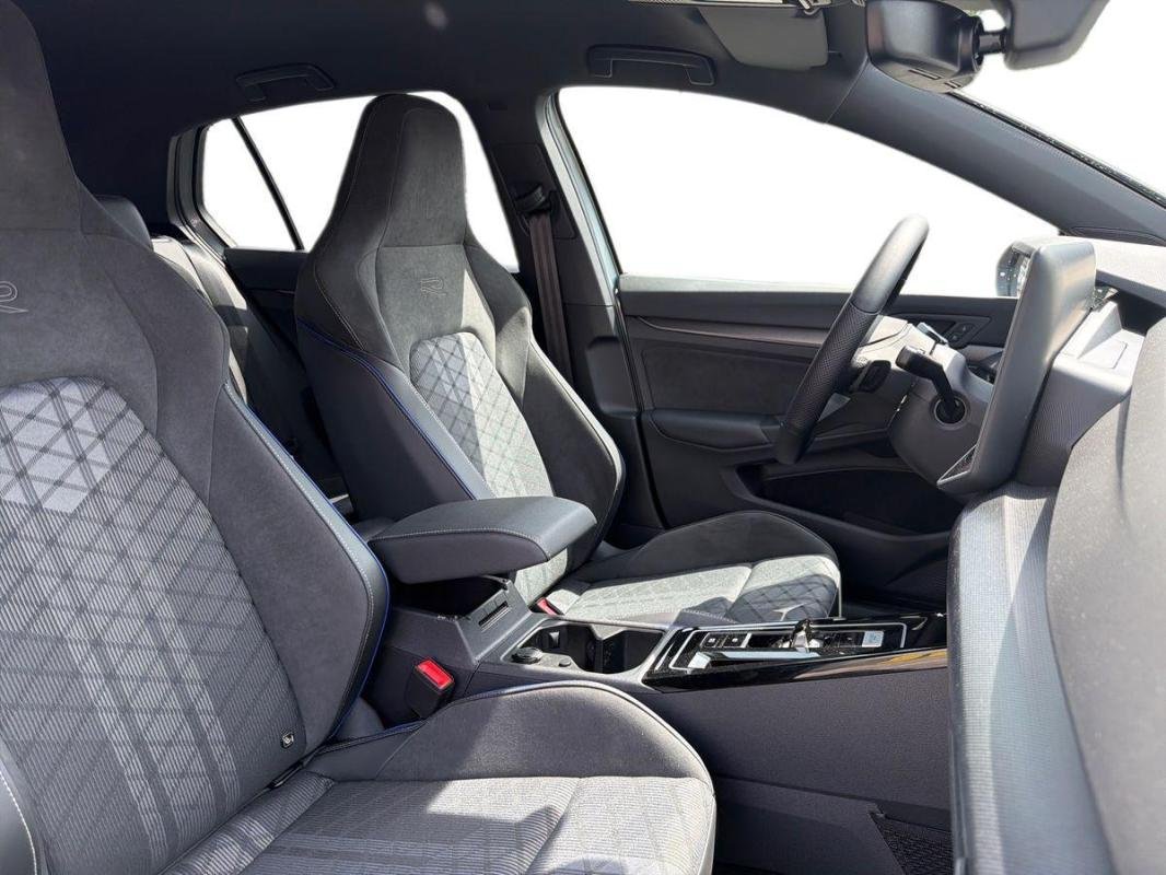 Volkswagen Golf - Photo 13