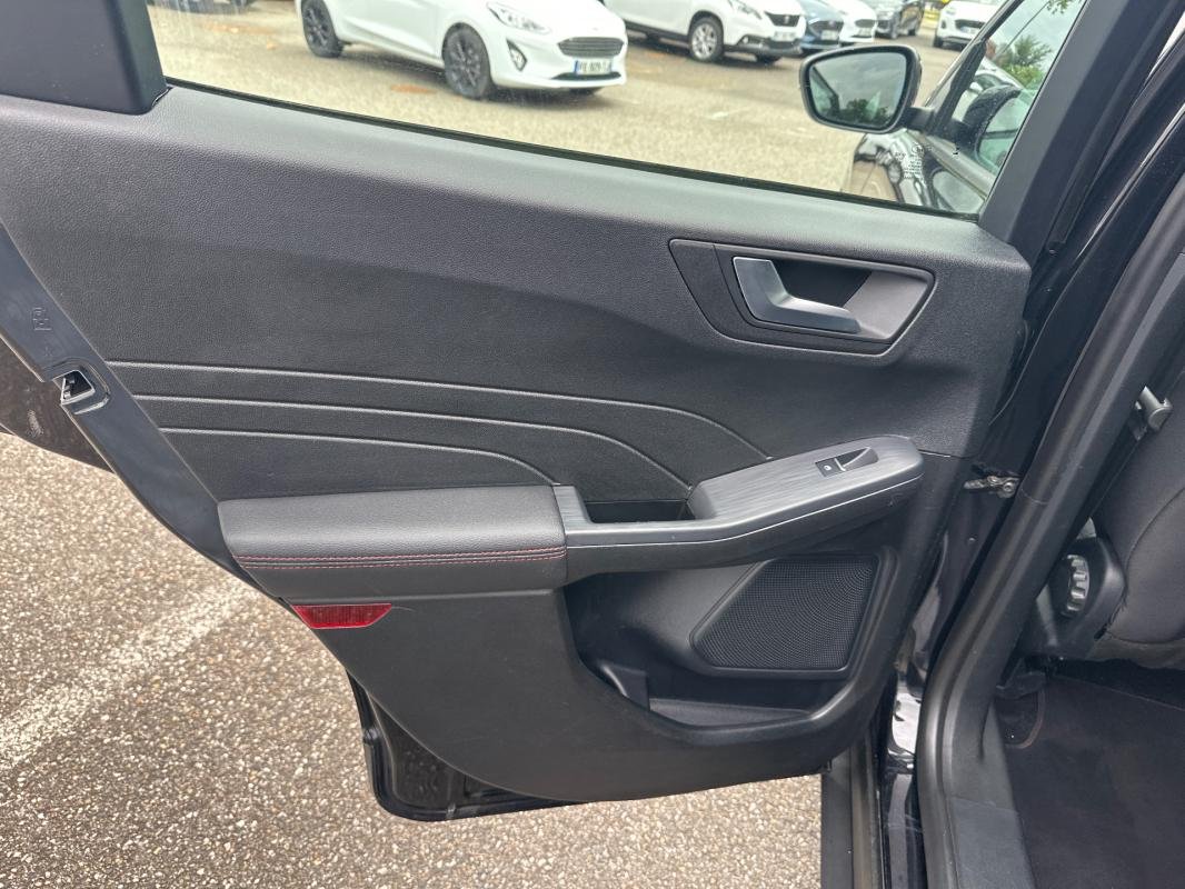 Ford Kuga - Photo 15