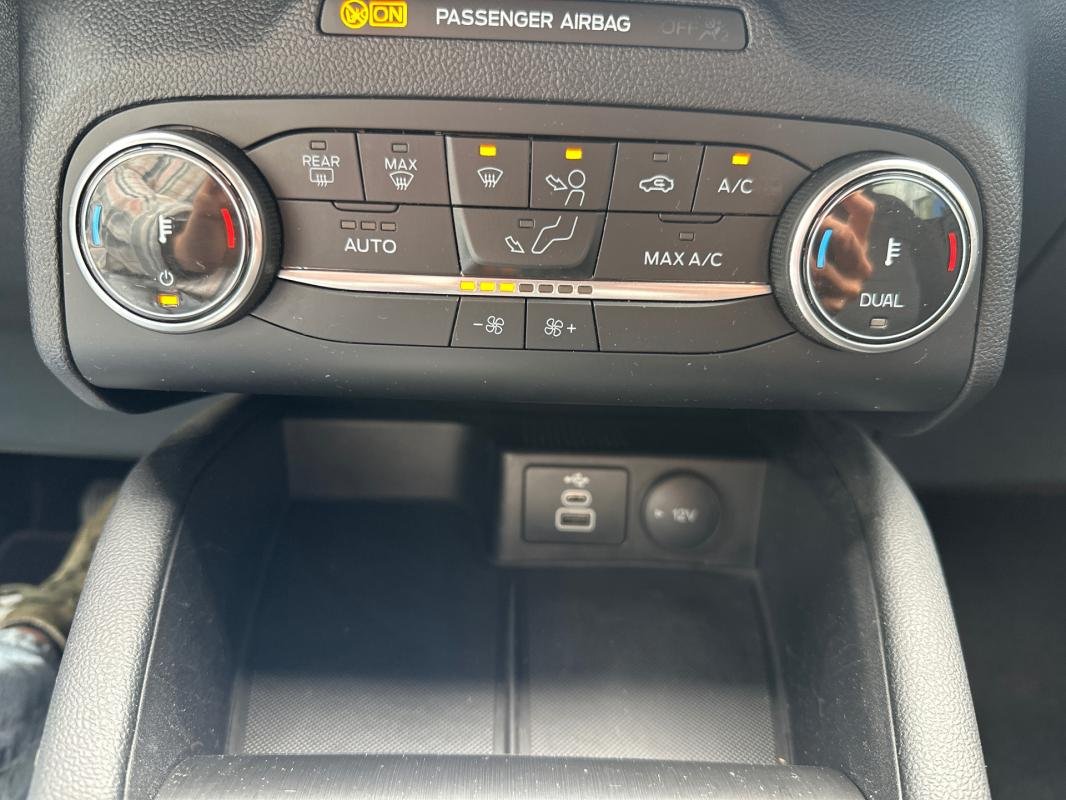 Ford Kuga - Photo 28