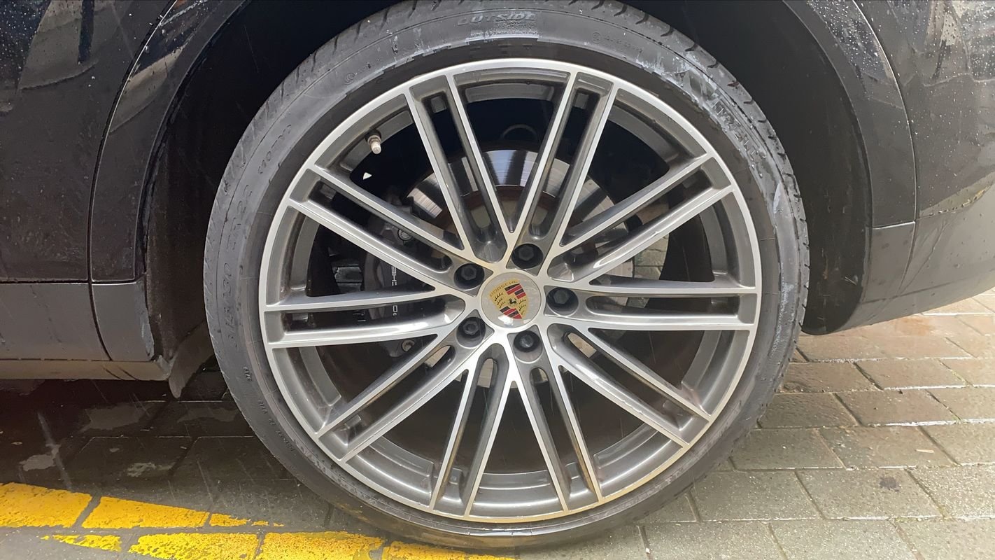 Porsche Cayenne - Photo 19