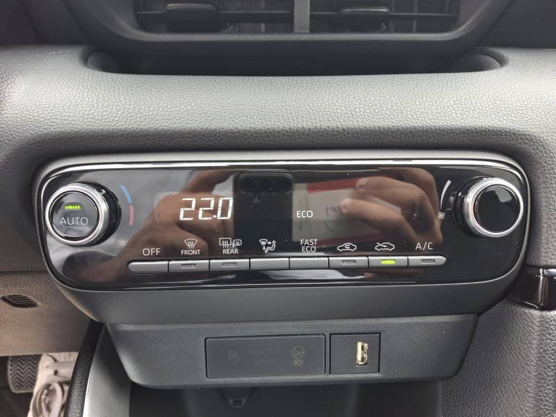 Toyota Yaris - Photo 16