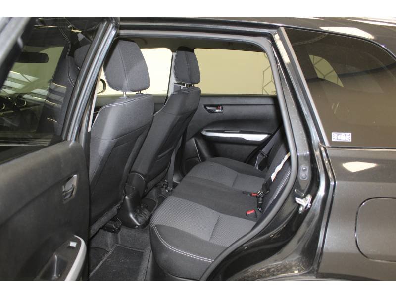 Suzuki Vitara - Photo 12