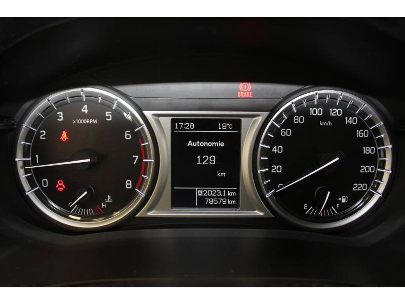 Suzuki Vitara - Photo 22