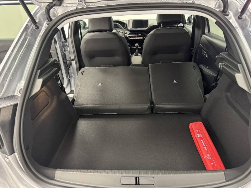 Peugeot 208 - Photo 12
