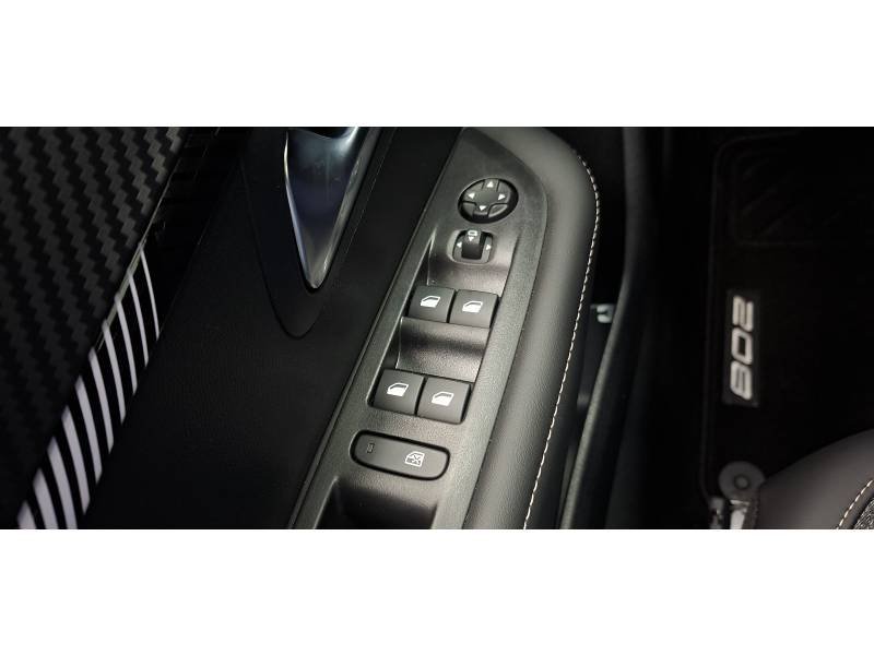 Peugeot 208 - Photo 26