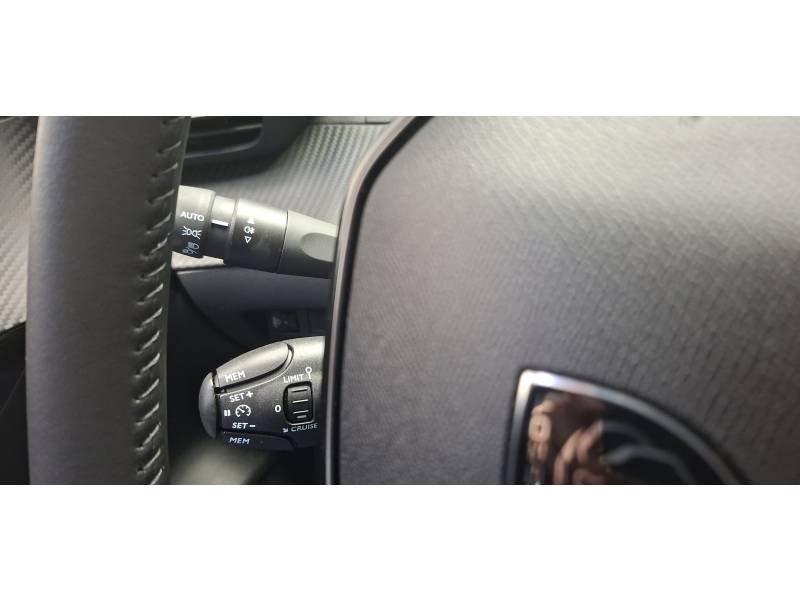Peugeot 208 - Photo 28