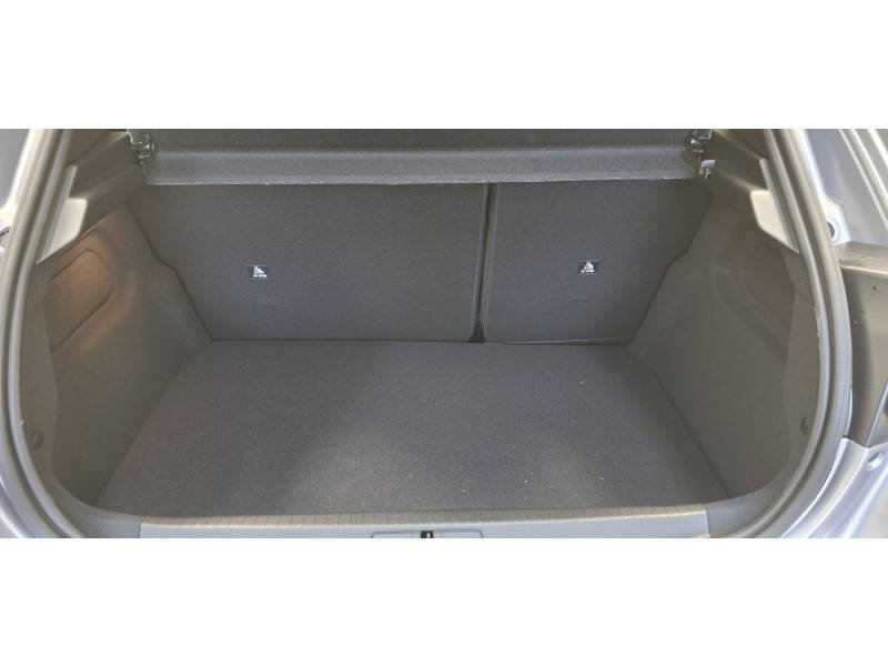 Peugeot 208 - Photo 9