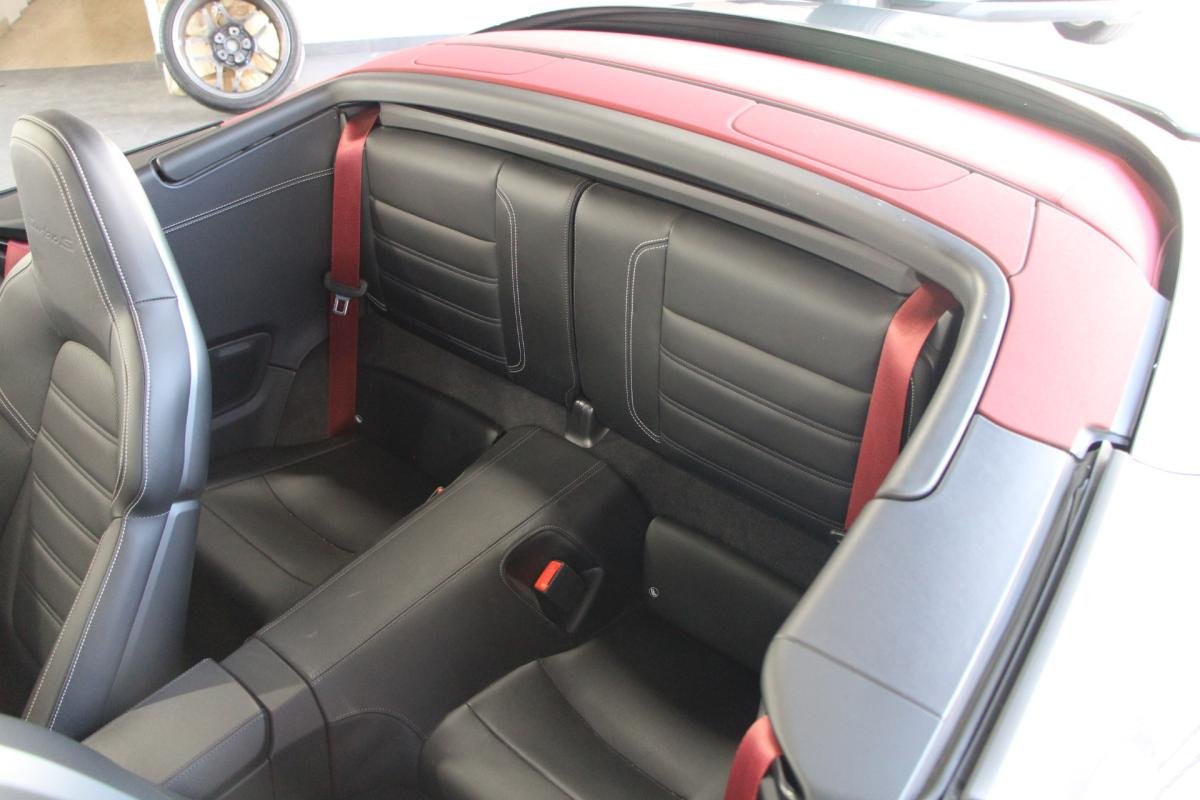 Porsche 911 - Photo 13
